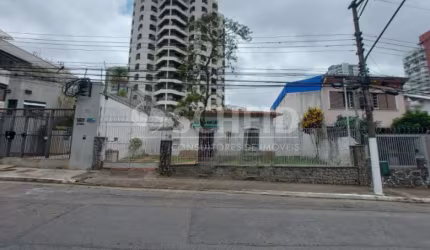 Casa Térrea para Locação no Alto da Boa Vista, 5 Salas, 3 Banheiros, Quintal, 2 Vagas, Perto Metrô