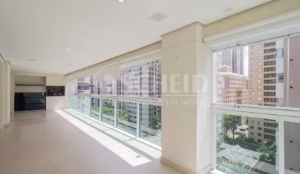 APARTAMENTO TRES SUITES NO ORNATO MOEMA.  OPORTUNIDADE.