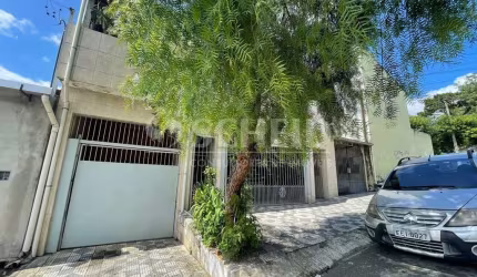 Casa a venda de 232,00m² útil, com 3 quartos, na Vila Santa Catarina.