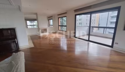 Apartamento para locação de 335m², com 4 quartos e 6 vagas, em Moema.