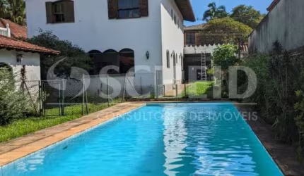 Casa à venda no Jardim Petrópolis, 4 quartos (3 suíte), 3 vagas.