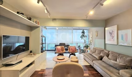 Apartamento a Venda 3 quartos 1 suíte 2 vagas  em Moema