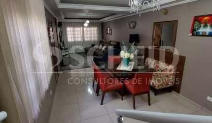 Sobrado com 3 suítes, closet e banheira
