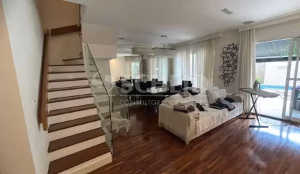 Casa em Condomínio 3 dorm sendo 1 suite, piscina, vagas em subsolo