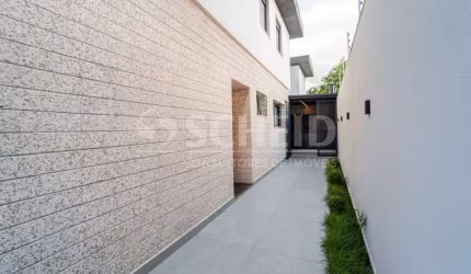 Sobrado a venda Moema totalmente reformado- 198m2 - 4 dormitorios- 2 suites-4 vagas-Av. Irai-