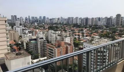 Cobertura à venda no Brookin, com 3 dormitórios e 1 suíte.