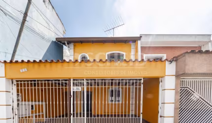 Casa à venda com 03 dormitórios e 02 vagas no Ipiranga