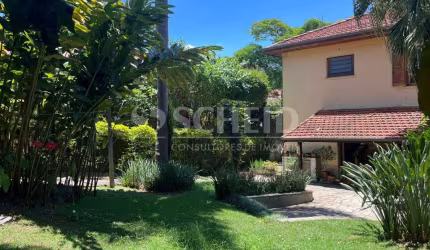 Casa à venda no Jardim Petrópolis, 3 quartos e 3 vagas.