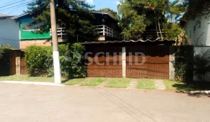 Casa  com 6 dormitorios 1 suite, sala para 2 ambientes, terraço em L, quarto de serviço, lavanderia