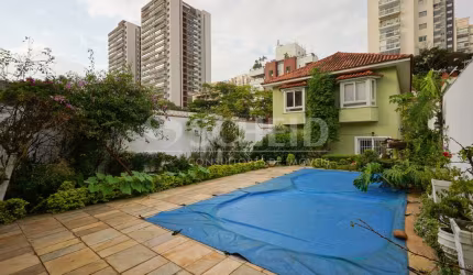 Sobrado para venda - 5 suítes - 6 vagas - Jardim Prudência
