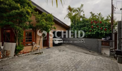 Sobrado para locação - 4 quartos - 4 vagas - Vila Marari