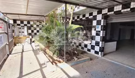 Prédio comercial à venda ou para alugar em Interlagos - SP