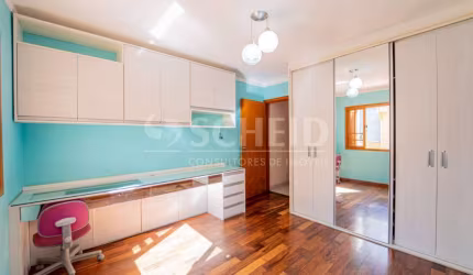 Casa á Venda na Vila Mascote com 195m², 4 quartos sendo 1 suíte, 2 vagas.