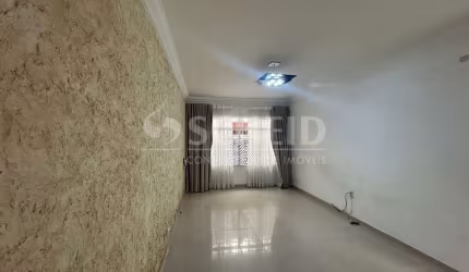 Sobrado de 144 m² com 03 dormitórios (1 suíte), 2 vagas no jardim consórcio.
