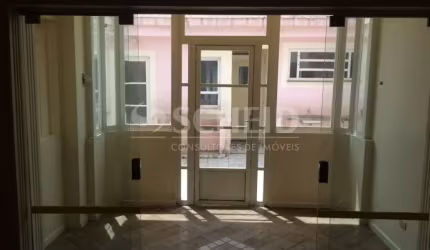 OPORTUNIDADE       AMPLA CASA, EXCELENTE RUA.