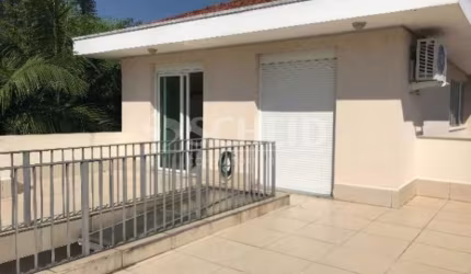 Casa de rua pública á venda!!