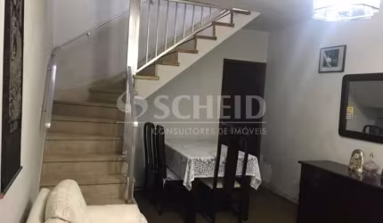 Sobrado 138 mts, 3 dorms, 2 vagas de garagem (necessita Reforma)