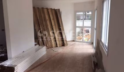 Sobrado novo no Jardim Umuarama com duas vagas de garagem