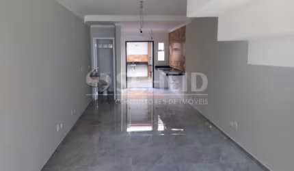 Sobrado a venda no Jardim Prudência com 3 quartos, sendo 1 suíte, 2 vagas, quintal com churrasqueira
