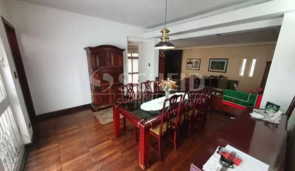 Casa térrea totalmente isolada com excelente área externa e interna no Jardim Marajoara.