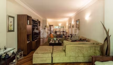 Casa à venda no Brooklin, 3 dormitórios e 1 suíte.