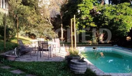 Casa terréa com terreno de 1300 m²..