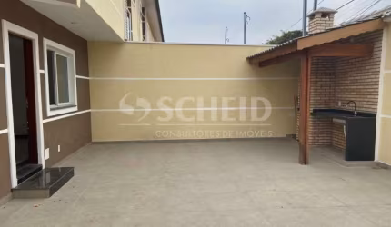 Sobrado à venda, três dormitórios, com suíte, ótima localização