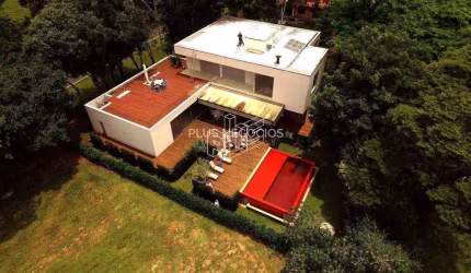 Luxuosa Casa à Venda no Condomínio Lago Azul Golf Clube - 5 Suítes, Piscina e Vista para o Campo de