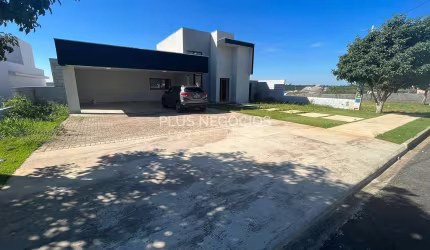 Casa à venda no Condomínio Village Ipanema II em Araçoiaba da Serra, SP: charme e conforto em local