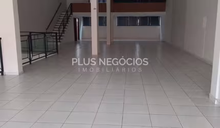 Destaque seu Negócio: Salão Comercial Reformado c/ Mezanino e 3 Banheiros na Zona Norte de Sorocaba