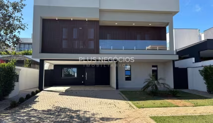 Luxuoso Imóvel em Alphaville Nova Esplanada 3: 3 Suítes com Closet, Escritório, Cozinha Planejada,