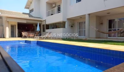Casa Térrea de Alto Padrão na Vila Homero em Indaiatuba: 600m², 3 Suítes, Piscina e Área Gourmet