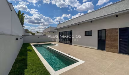 Luxuosa Casa Assobradada com 3 Suítes, Piscina e Acabamento de Alto Padrão no Alphaville Nova Espla
