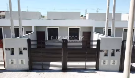 Casa à venda no Éden, Sorocaba: 2 dormitórios, sala integrada, banheiro com porcelanato, R$200 mil,