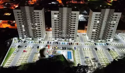 Apartamento com 2 Dormitórios, Automatizado, Móveis Planejados, Porcelanato e Condomínio com Lazer