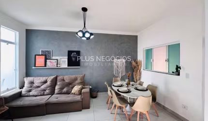 Casa Moderna à Venda: Alexa, Energia Solar, Segurança Completa e com Possibilidade de Expansão por