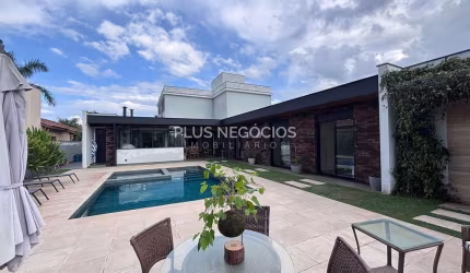 Casa de alto padrão à venda no Condomínio Fazenda Imperial – 4 suítes, área gourmet e piscina em te