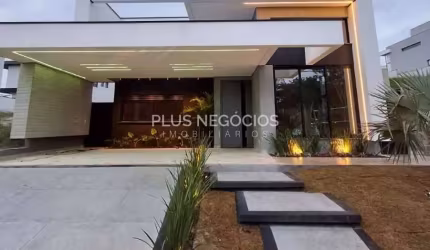 Casa térrea de alto padrão em condomínio fechado com piscina, energia solar, automação e gourmet –
