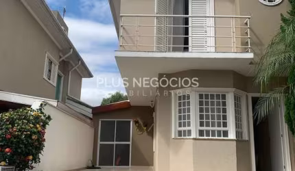 Casa à Venda com 3 Dormitórios, Churrasqueira Privativa e Lazer Completo – Oportunidade em Condomín