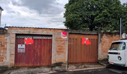 Casa com 3 quartos à venda na Marataízes, 80, Estrela Dalva, Contagem por R$ 300.000