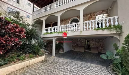 Casa com 3 quartos à venda na Rua Desembargador Viotti de Magalhães, 218, Santa Rosa, Belo Horizonte por R$ 1.300.000