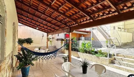 Casa com 4 quartos à venda na L, 216, Colorado, Contagem por R$ 750.000