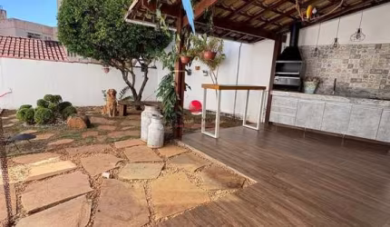 Casa com 3 quartos à venda na Rua Leopoldo Campos Nunes, 800, Manacás, Belo Horizonte por R$ 1.650.000