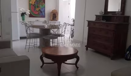 Apartamento à Venda com 2 dormitórios sendo 01 Suíte no Edifício Versalhes, localizado no bairro Po
