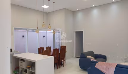 Casa à venda  no Condomínio Belvedere II, com 03 suítes sendo 01 master  bairro Jardim Imperial, Cu