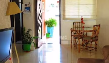 Casa em condomínio no Condomínio Residencial Jardins, com 3 suítes completo de planejados à venda