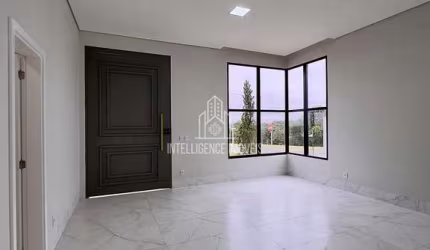 Casa à venda em condomínio com 3 suítes, sendo 1 com closet em 226m² construídos no Condomínio Resi