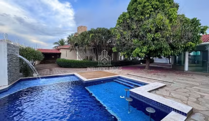 Casa à venda, Sobrado com 4 quartos sendo 1 suíte, escritório, espaço gourmet e piscina, Santa Cruz