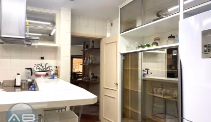 Apartamento 4 suítes no Batel