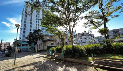 Excelente apartamento amplo com 2 quartos à venda no Centro de Joinville - SC